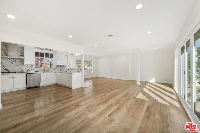 Building Photo - 6266 Etiwanda Ave