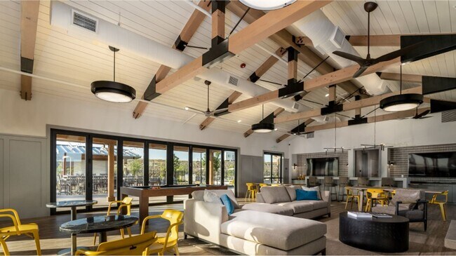 Building Photo - 5 Bedrooms Home in Russell Ranch