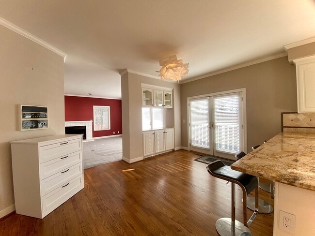 Building Photo - Spacious 5-bedroom Home Located in Niles Neighborhood of Fremont!