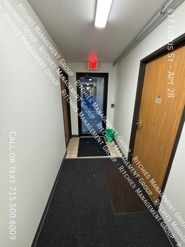 Building Photo - 417 Lotus St