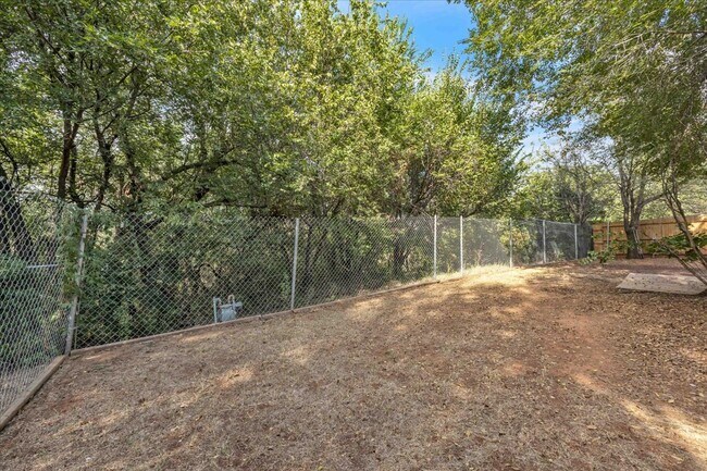 Building Photo - 1611 Briarcliff Ct