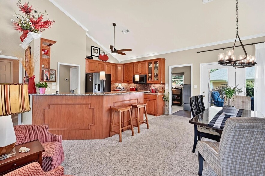 Building Photo - 122 Comanche Dr