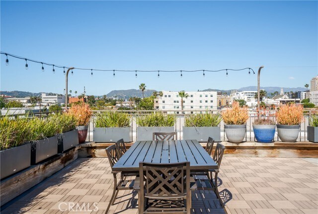 Building Photo - 820 S Wilton Pl