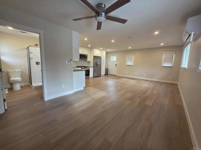 Building Photo - 10579 Oak Creek Dr