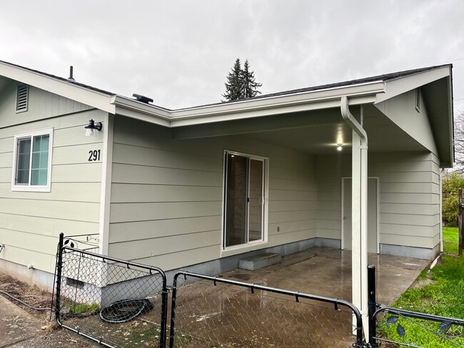 Building Photo - 291 Lobelia Ave