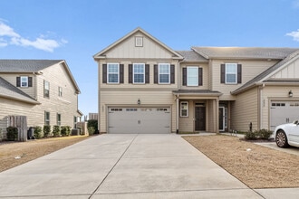 Building Photo - 597 Vinings Dr