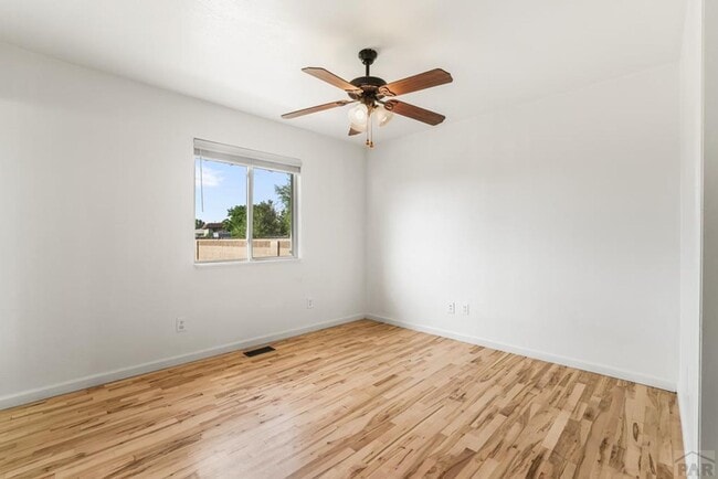 Building Photo - ALL PROSPECTIVE TENANTS MUST SUBMIT A $58 NON-REFUNDABLE APPLICATION FEE PER APPLICANT ONLINE AND...