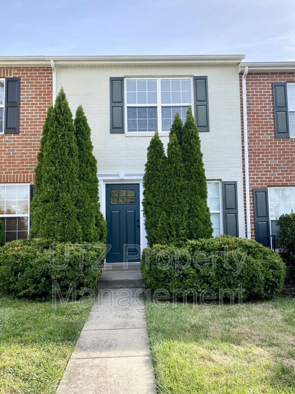 Primary Photo - 538 Wellington Ct