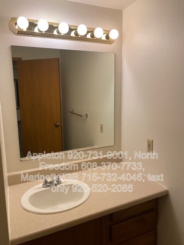 Building Photo - S7559 US-12