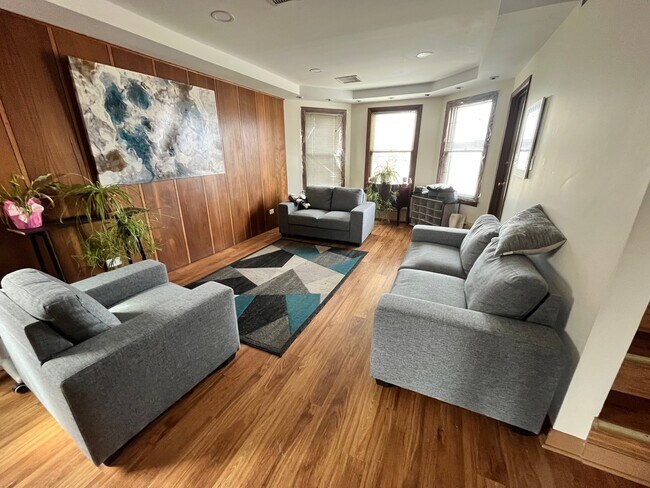 Building Photo - 3707 N Nora Ave