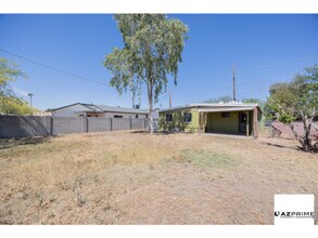 Building Photo - Discover this Charming 2/2 Phoenix House in Coronado Arts District!!