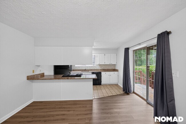 Building Photo - Spacious 3BR Condo in Ashland