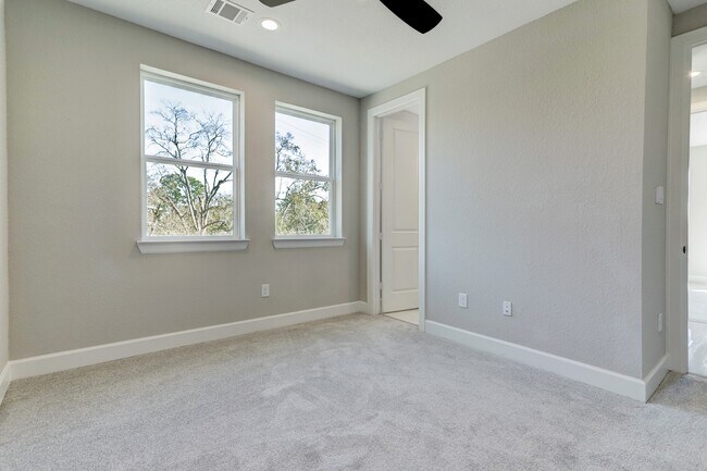 Building Photo - 2202 Melody Ln