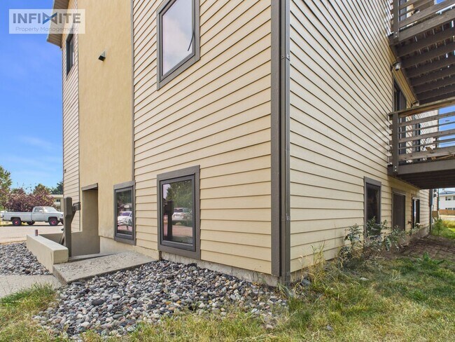 Building Photo - 215 S 18th Ave