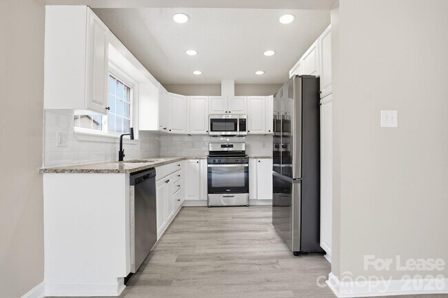 Building Photo - 232 Vista Grande Cir