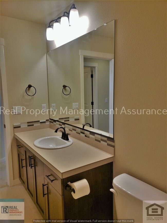 Building Photo - 28857 SW Geneva Loop