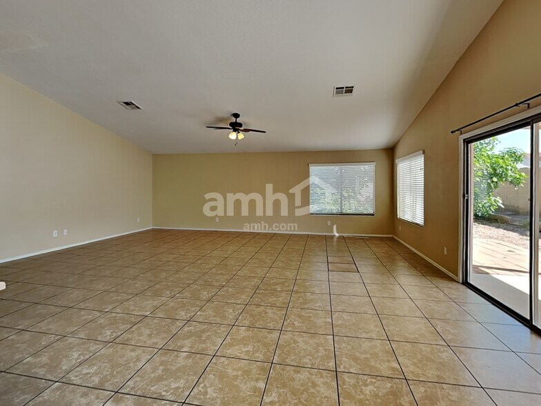 Building Photo - 2715 N 90th Ave