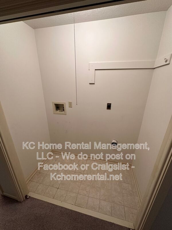 Building Photo - 9802 NW 72nd Terrace