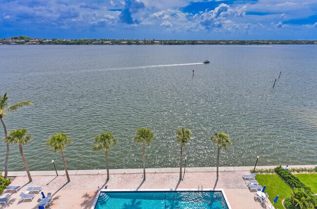 Building Photo - 2600 N Flagler Dr