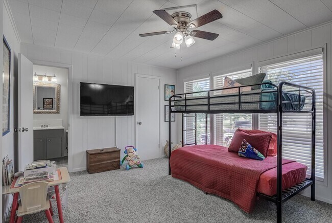 Building Photo - 22 Winged Foot Dr