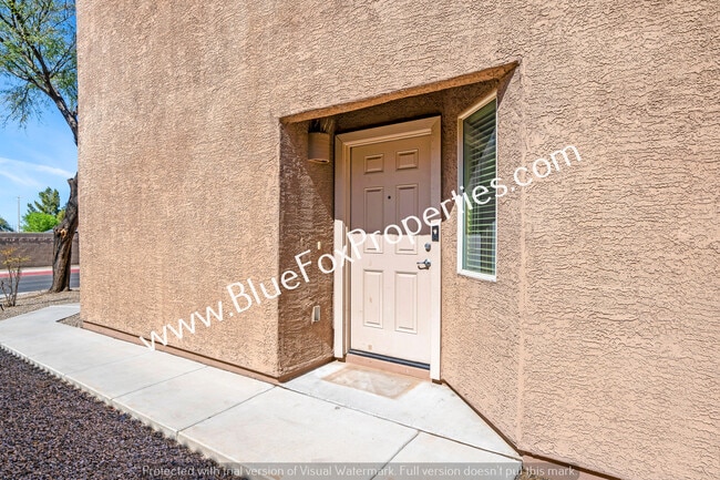 Building Photo - 8784 N Western Red Cedar Dr