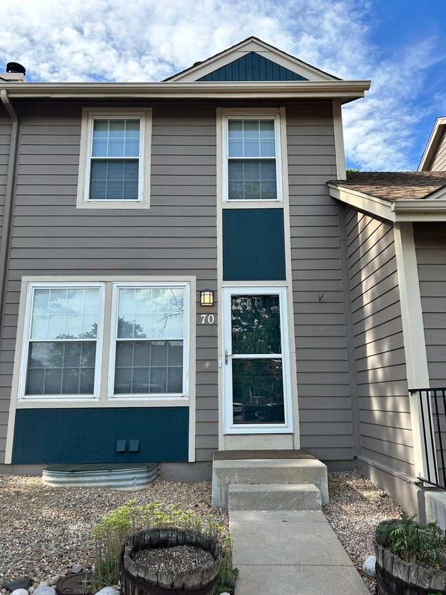 Building Photo - 11584 Community Center Dr