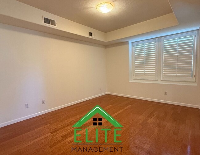 Building Photo - Prime location in Communications Hill with...