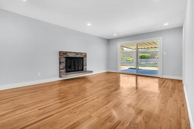 Building Photo - 14310 Ostend Dr