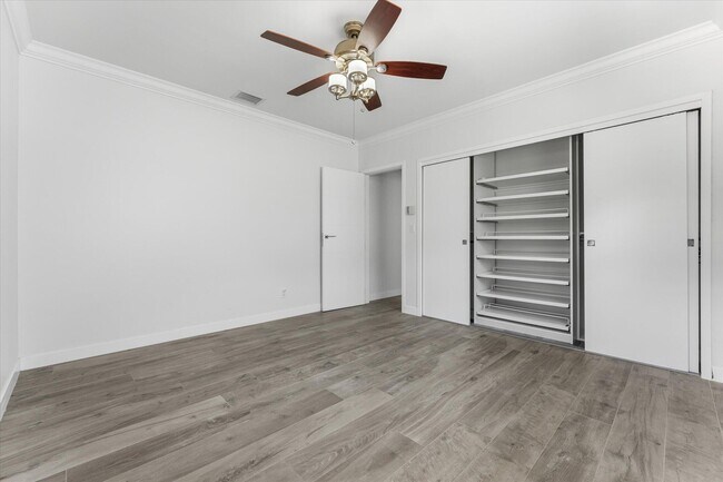 Building Photo - 8934 Emerson Ave