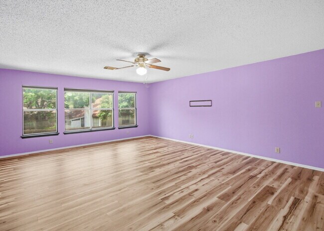 Building Photo - "Charming 3-Bed in Schertz with Spacious 2246 Sq Ft Layout!"