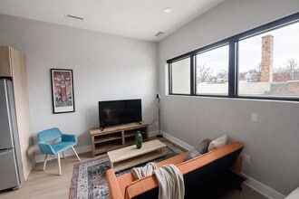 Building Photo - 4624 Douglas St