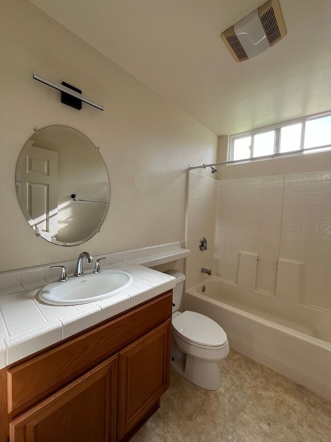 Building Photo - 153 Las Flores Dr