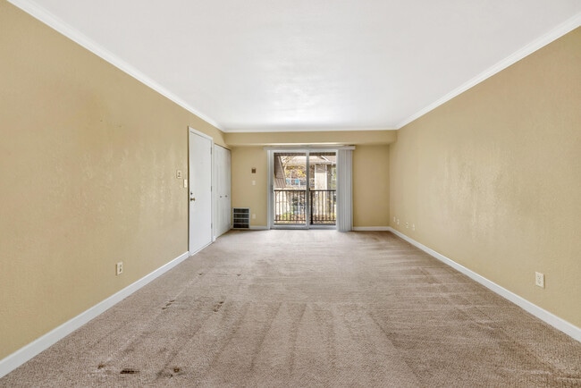 Building Photo - 7220 Fond du Lac Ave