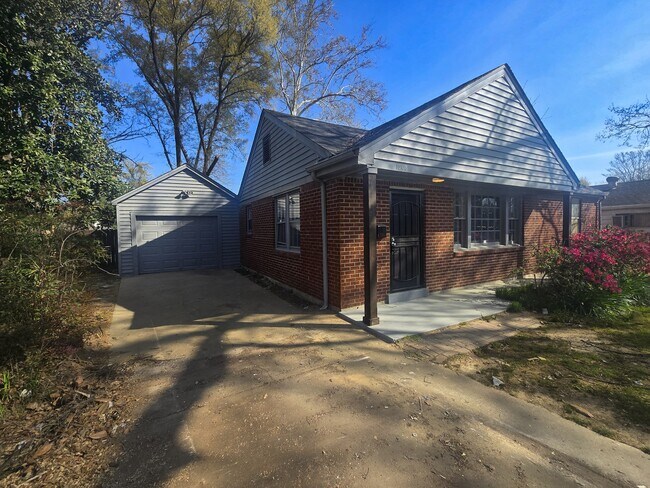 Building Photo - 1205 Bradbury Cove