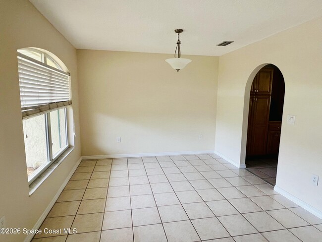 Building Photo - 618 Hibiscus Trail