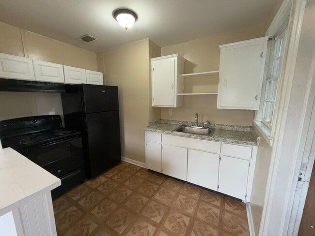 Building Photo - 4841 Louisa Terrace