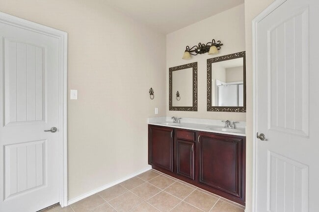 Building Photo - 9617 Tipperary Dr