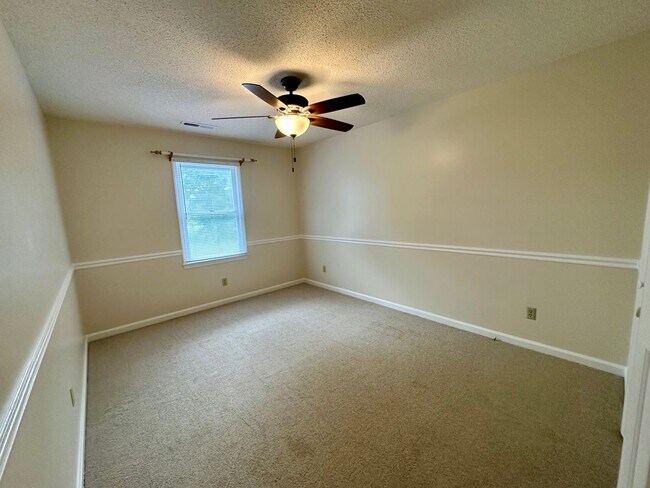 Building Photo - 2031 Winterberry Rd