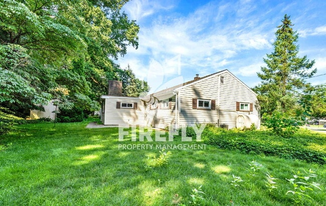 Building Photo - Charming Ranch Home in Hempfield School Di...