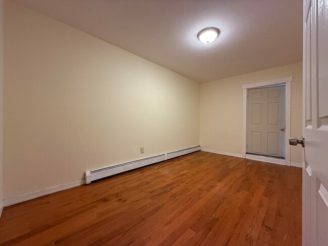 Building Photo - 20 Dales Ave