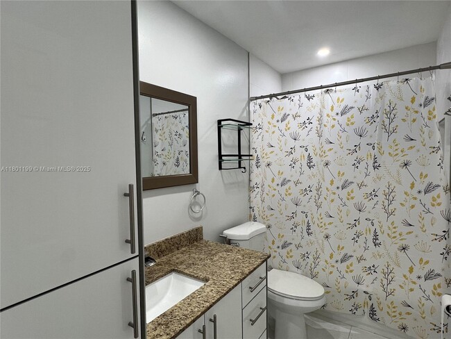 Building Photo - 3815 SW 89th Ave