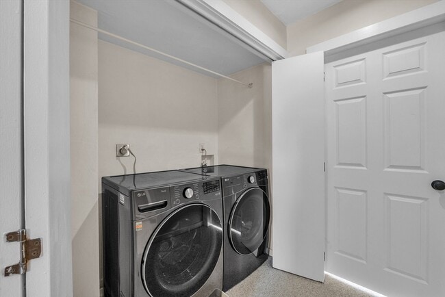 Building Photo - 18 Merlin Ct