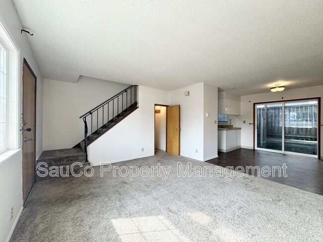 Building Photo - 536 SW Nebraska St