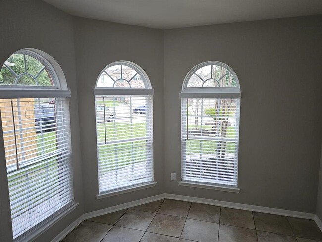 Building Photo - 5003 Colony Hurst Trail