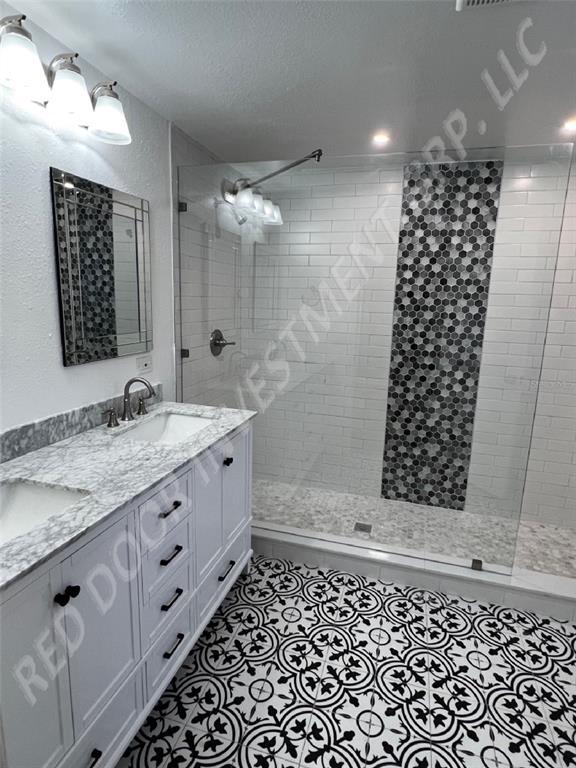Building Photo - 712 Floral Dr