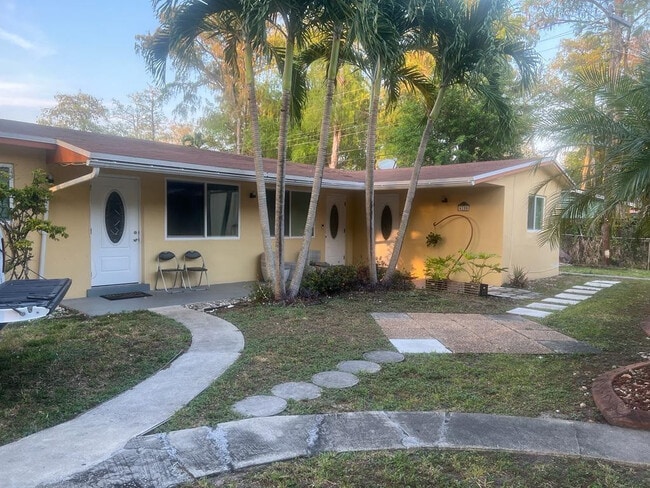 Building Photo - 4250 NW 21st Ave