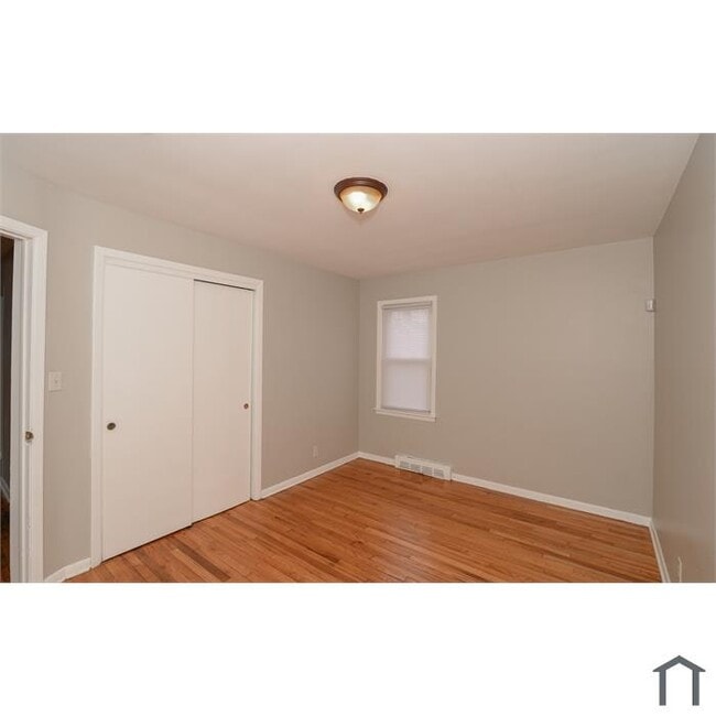 Building Photo - 5755 Turney Rd