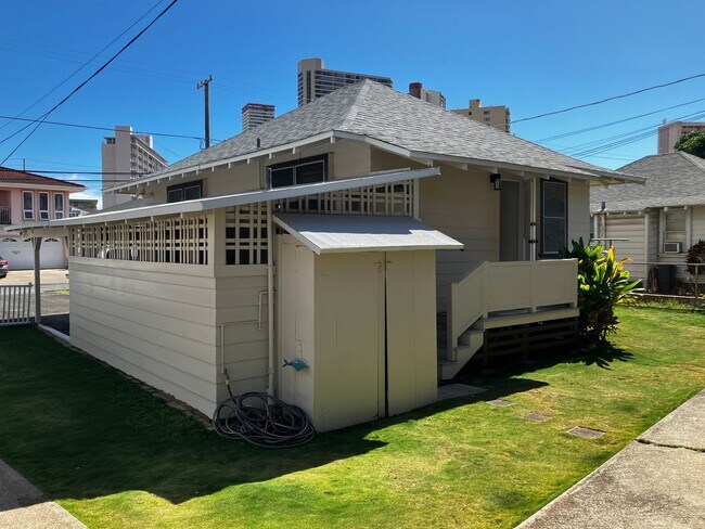 Building Photo - 726 Hausten St