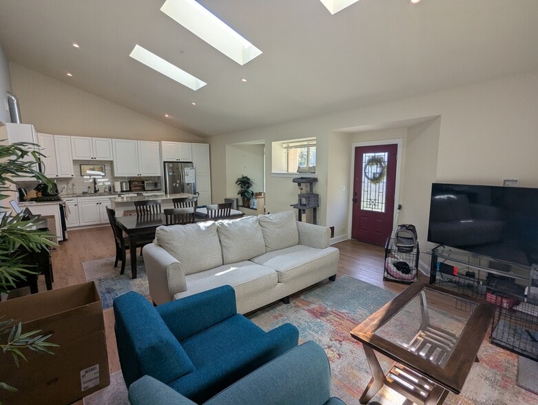 Livng Room to Kitchen - 225 W Pastorius St