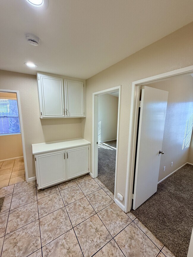 Building Photo - 4238 Brookside Dr